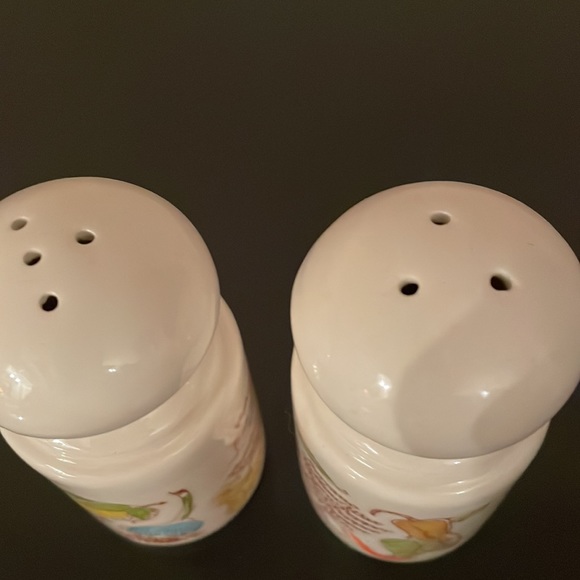 Avon Salt and Pepper Shakers 1980 Vintage Ceramic Printed Lettering Pattern - Picture 5 of 6